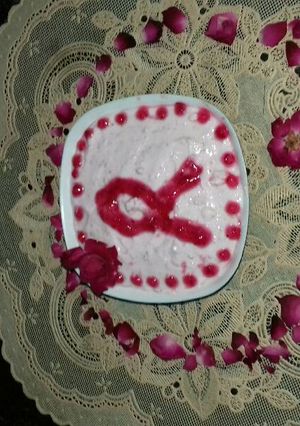 A picture of Strawberry shrikhand.