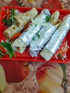 वेज स्प्रिंग रोटी रोल (Veg spring roti roll recipe in hindi) रेसिपी मुख्य फोटो