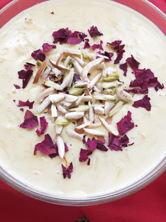 ચોખા ની ખીર (Rice Kheer Recipe In Gujarati) રેસીપી મુખ્ય ફોટો