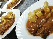 Una foto de churrasco a la olla