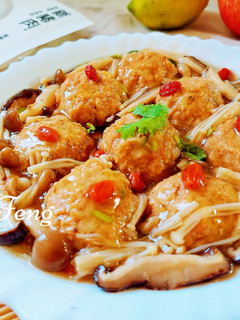 蕈菇燴肉丸子-素(新豬肉) 的食譜成品照片