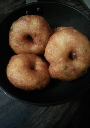 A picture of Urad Vada.