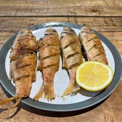 A picture of Deep fried red mullet.