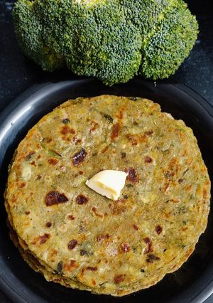 A picture of Broccoli & Paneer Paratha.