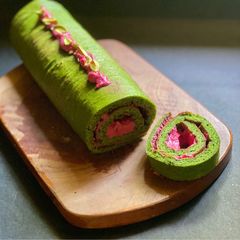 Beetroot Spinach Roulade/ Pink & Green Roulade A picture of Beetroot Spinach Roulade/ Pink & Green Roulade.