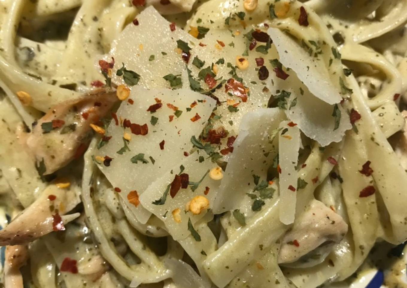 Easy Creamy Basil Pesto Alfredo Fettuccini with Chicken