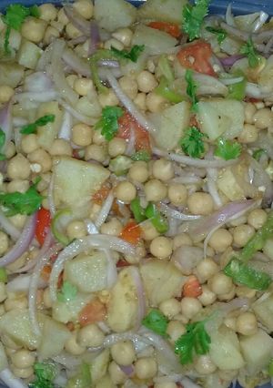 A picture of Chttt pttti chnna chaat.
