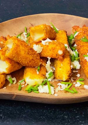 A picture of Spicy Mozzarella Stick.