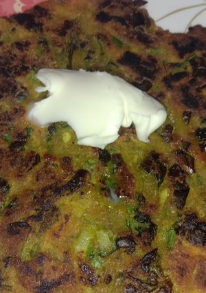 A picture of Missi roti.
