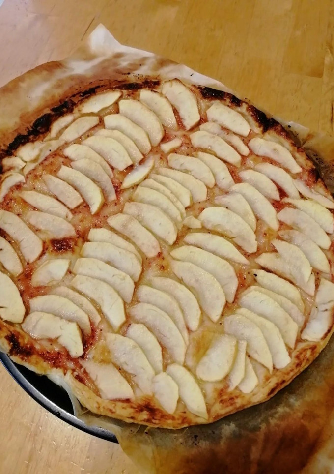 Una foto de Tarta de manzana y miel