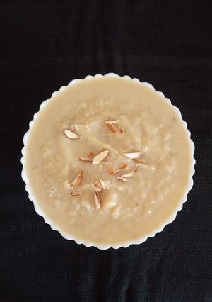 શક્કરીયા નો શીરો (Sweet Potato Halwa Recipe In Gujarati) રેસીપી મુખ્ય ફોટો