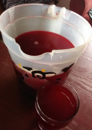 Una foto de Agua de betabel con canela