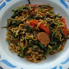 Tumis mie kangkung রেসিপির প্রধান ছবি