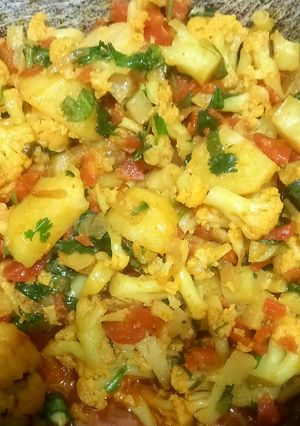 A picture of Mix vegetables, 🥕🧅🥦🥔.