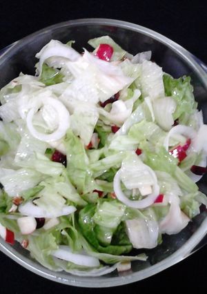Una foto de Ensalada con Arándano y Nuez (El Árbol del Mundo)