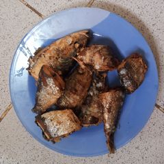 A picture of Fried iced fish.