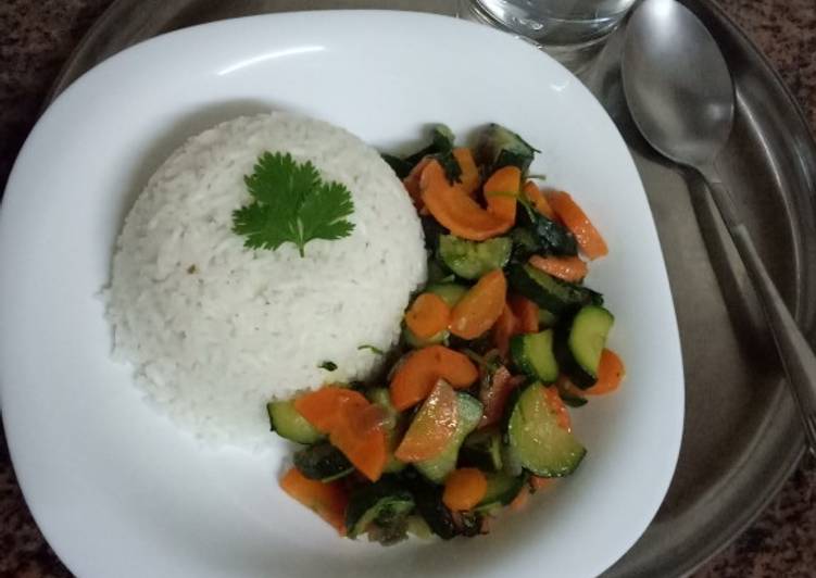 #weekly jikoni challenge sauted vegetables and fried rice
