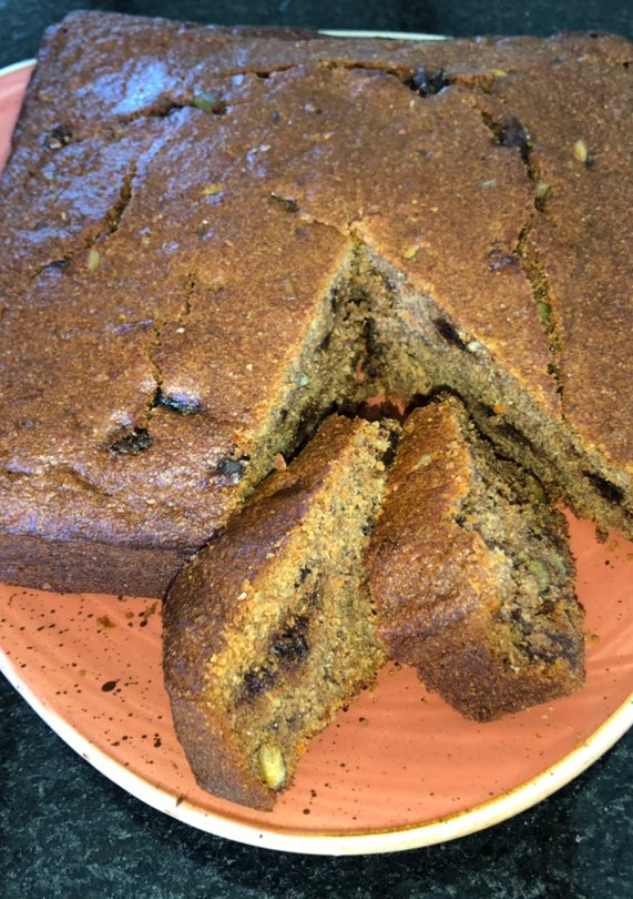 Una foto de Queque de zanahoria, chocolate y frutos secos