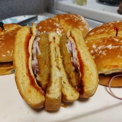 A picture of Bun kabab.