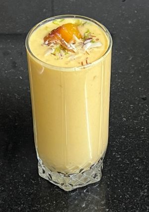A picture of Caramelized Peach 🍑 Lassi.