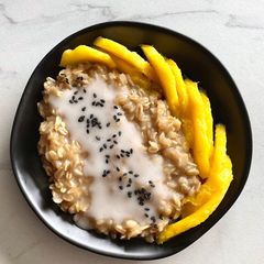A picture of Mango sticky rice oats.