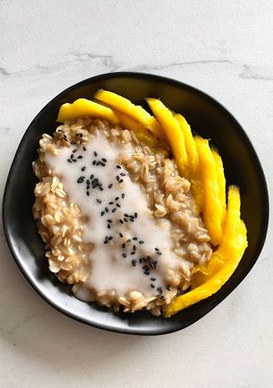 A picture of Mango sticky rice oats.