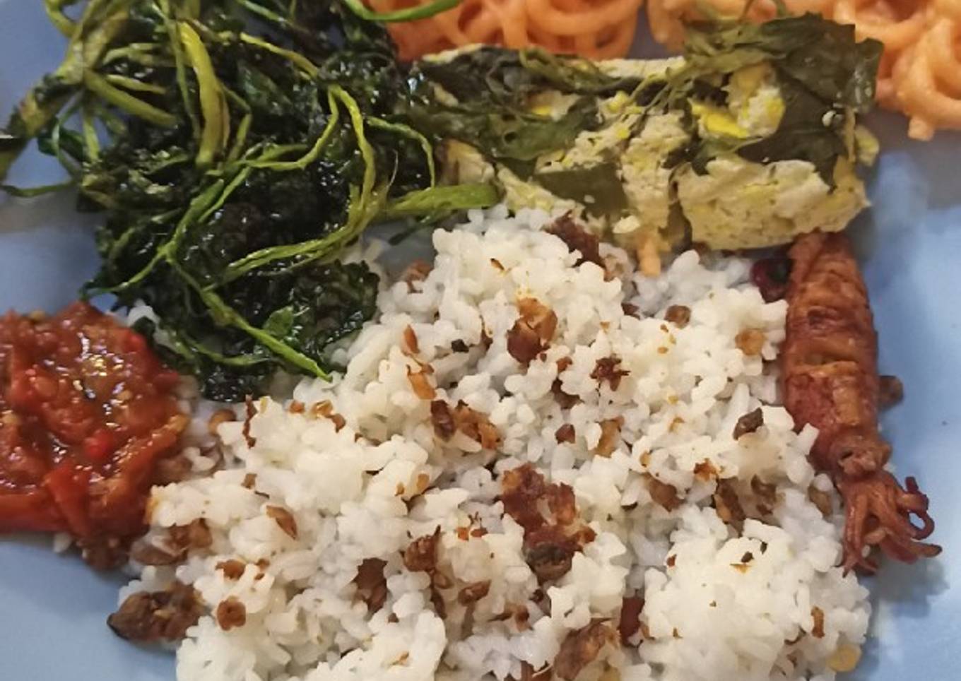 Nasi tutug oncom
