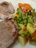 Bistec con verduras al vapor y vinagreta