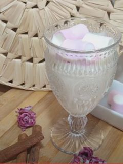 Una foto de Chocolate blanco caliente con licor 43
