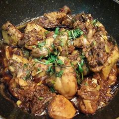 A picture of Spicey dry chicken.