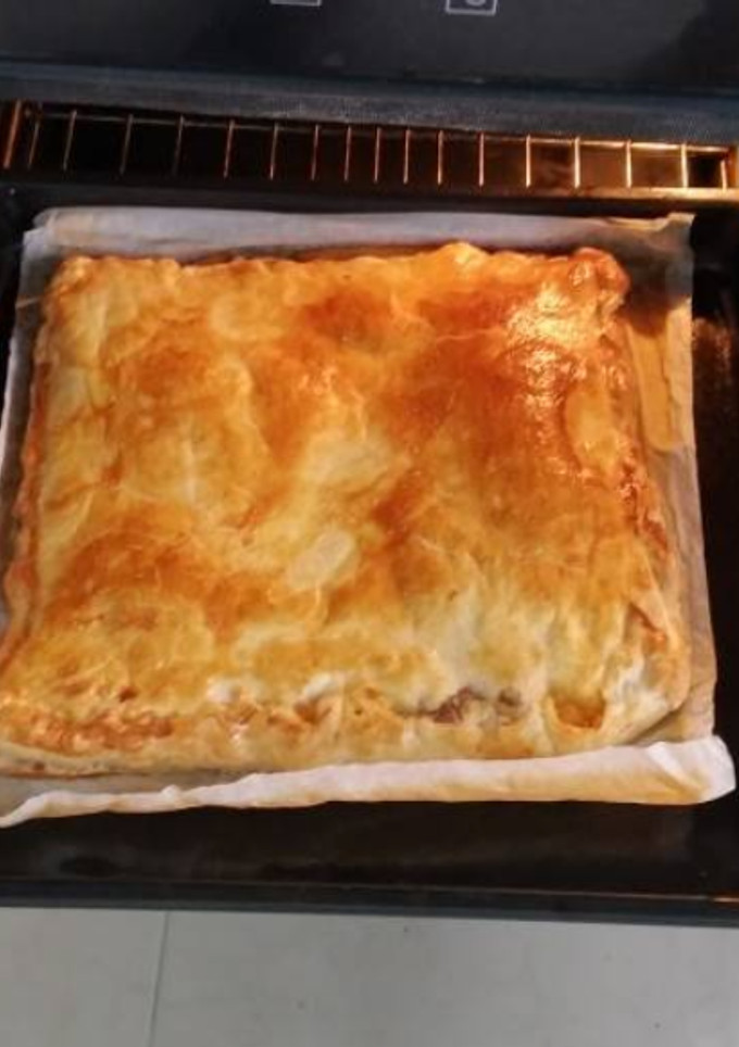 Una foto de Hojaldre relleno de pisto,