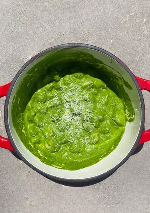 Una foto de Salsa verde para pasta o ñoquis