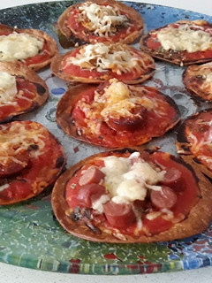 Una foto de Mini pizzas de masa de empanadillas