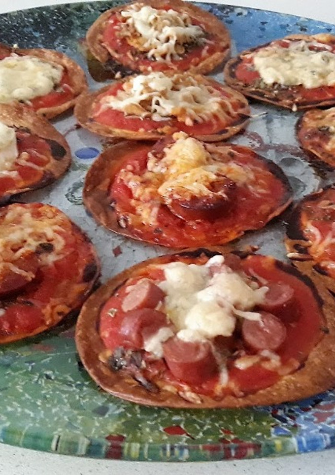 Una foto de Mini pizzas de masa de empanadillas