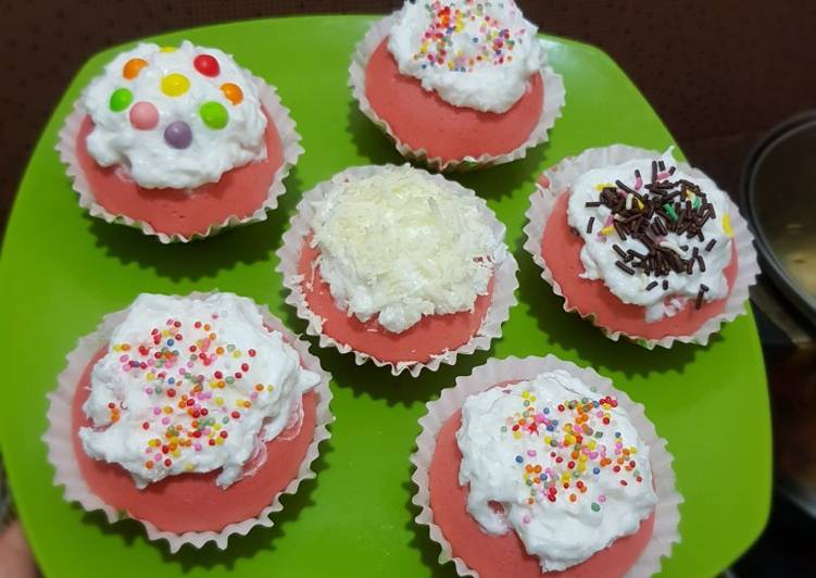 Bolu kukus dengan perisa red velvet