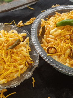 સેવ મમરા(sev mamra in Gujarati) રેસીપી મુખ્ય ફોટો