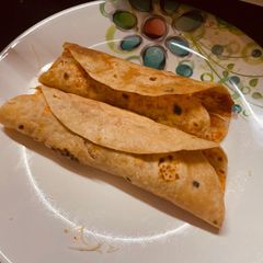 A picture of Paneer mixveg roll.