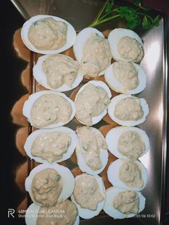 Una foto de Huevos rellenos 😜😜