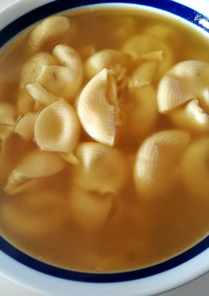 Una foto de Sopa de galets / caracoles