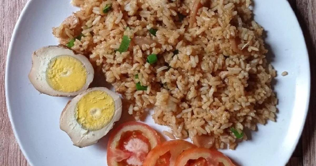 Resep Nasi goreng sosis ayam suwir oleh Mama Queen - Cookpad