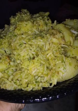 A picture of Aloo chutney pulao.