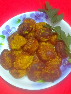 खड़ी छिलके वाली मूंग के अप्पे (Moong Ke appe recipe in Hindi) रेसिपी मुख्य फोटो