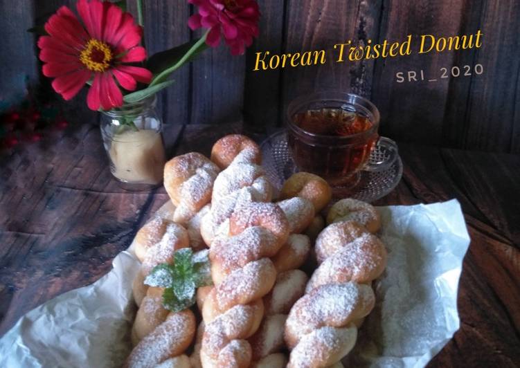 Cara Mudah Membuat Korean Twisted Donut, Bikin Ngiler