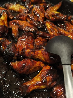 Una foto de Alitas de pollo al horno con miel