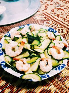 Hình của món Tôm nõn xào bí ngòi.