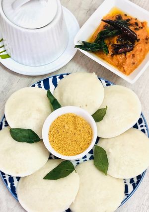 A picture of Idli.