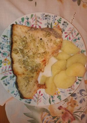 Una foto de ~Pez espada con patatas cocidas~