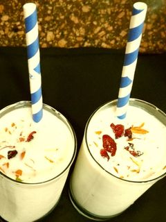 बनाना शेक (banana shake) in Hindi recipe रेसिपी मुख्य फोटो