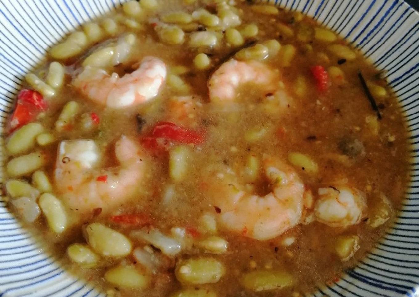 Verdinas con verduras y langostinos