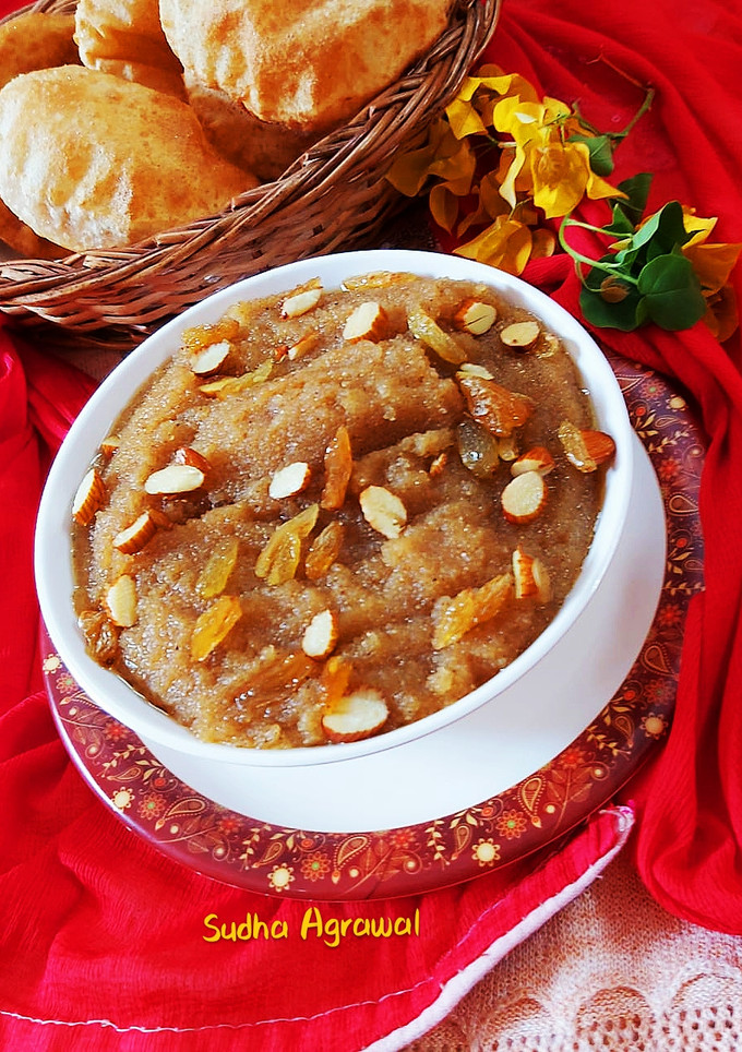 हलवा पूड़ी (Halwa Poori recipe in Hindi) रेसिपी मुख्य फोटो